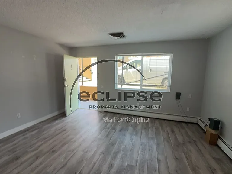 Summit View Apartments — Photo 121