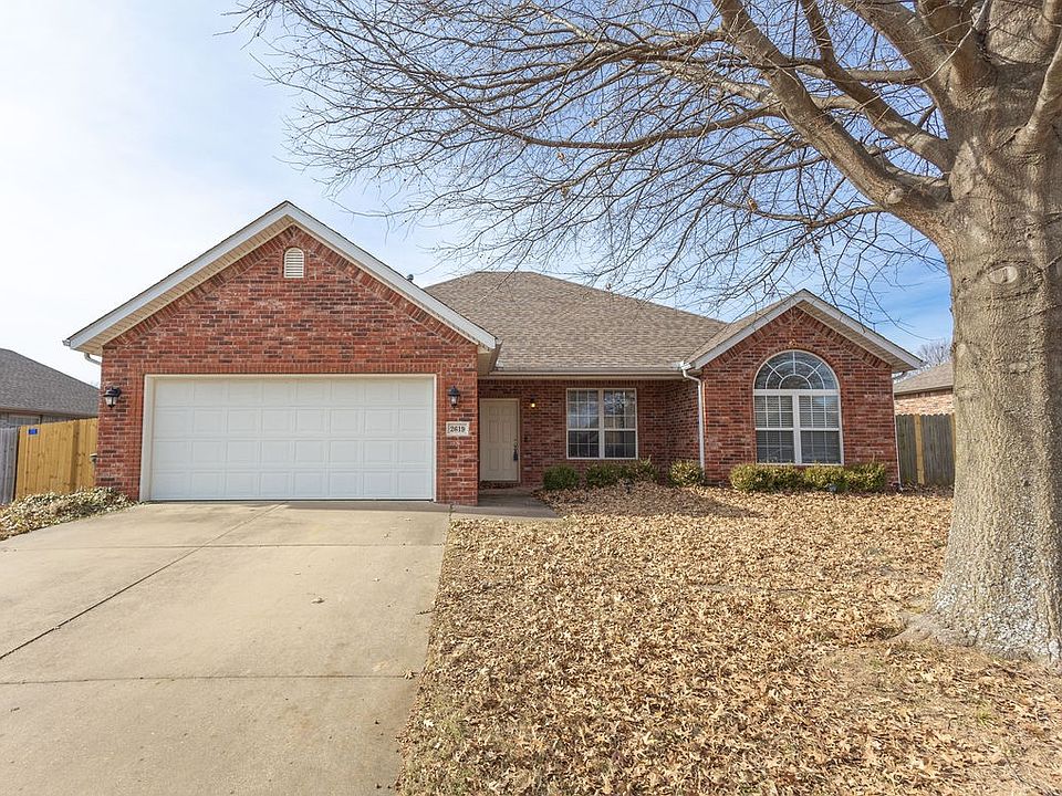 1st image of 2619 N Shadow Crest Dr