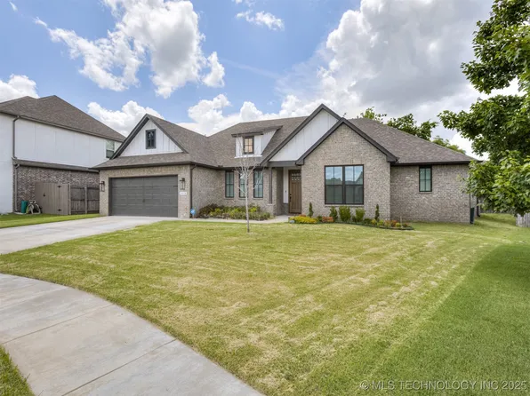 3610 S Fir Ct, Broken Arrow, OK 74011