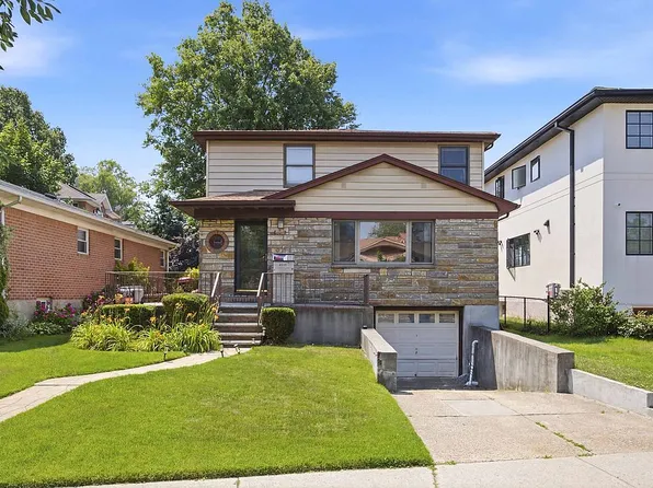 169-10 73rd Ave, Fresh Meadows, NY 11366