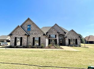 437 Silver Leaf Dr, Medina, TN 38355