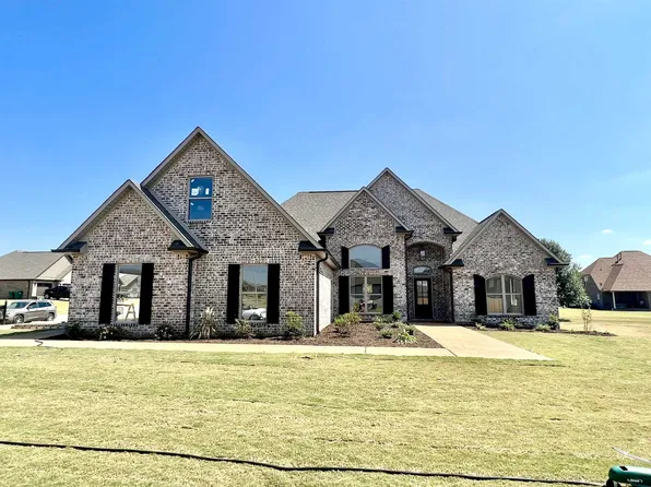 437 Silver Leaf Dr, Medina, TN 38355