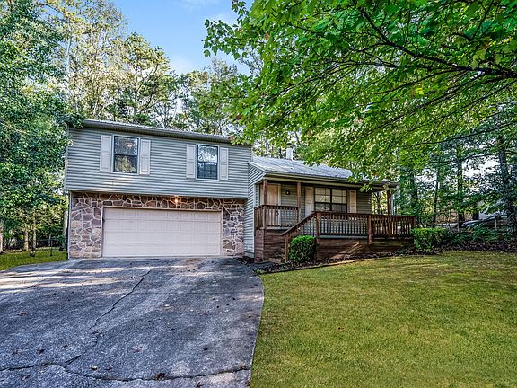 2nd image of 2301 Loch Lomond Ln