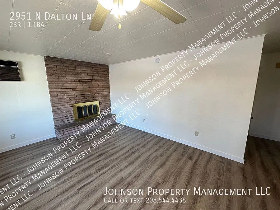 Dalton Lane Duplex, Spacious 2-Bed with Huge Shared Yard. — Photo 4