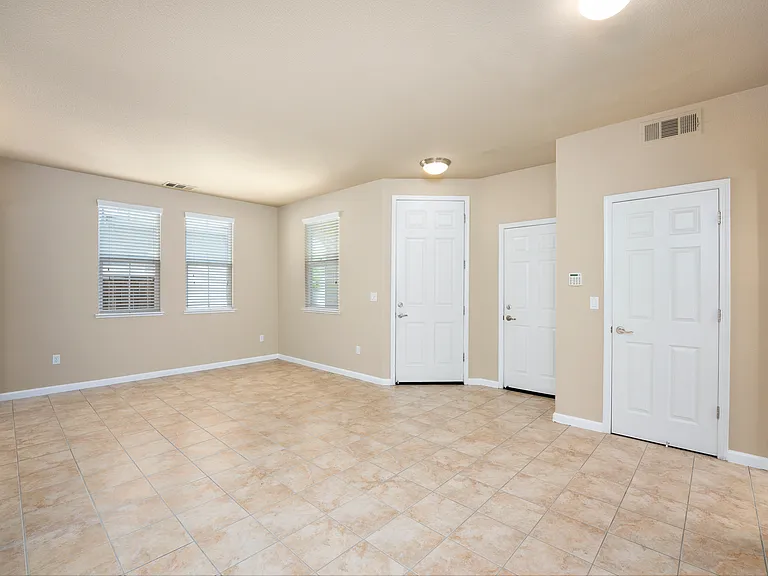 241 Picasso Cir — Photo 6
