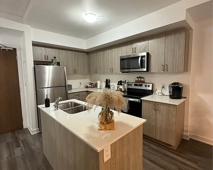 16 Markle Cres #108 — Photo 5