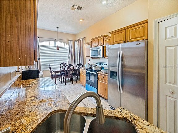 4th image of 2174 Greystone Trl