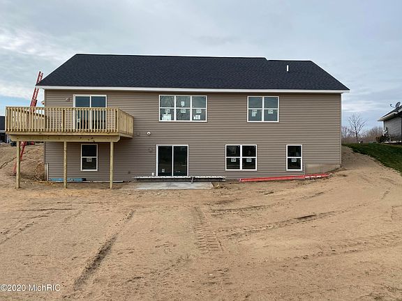 3rd image of 9400 Jack Pine Dr