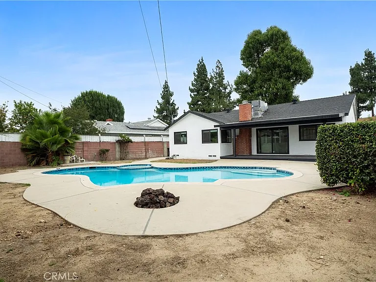 10345 Blucher Ave — Photo 20