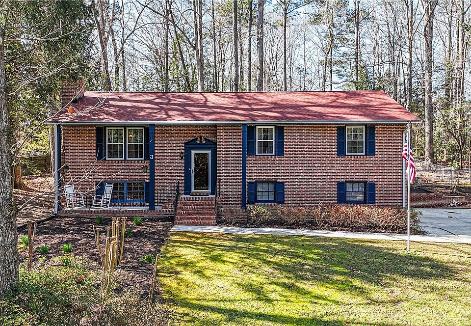 1st image of 3 Hastings Ln