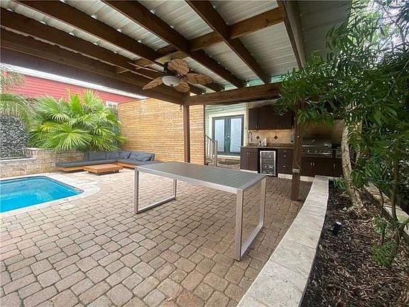 3rd image of 800 Louisiana Ave