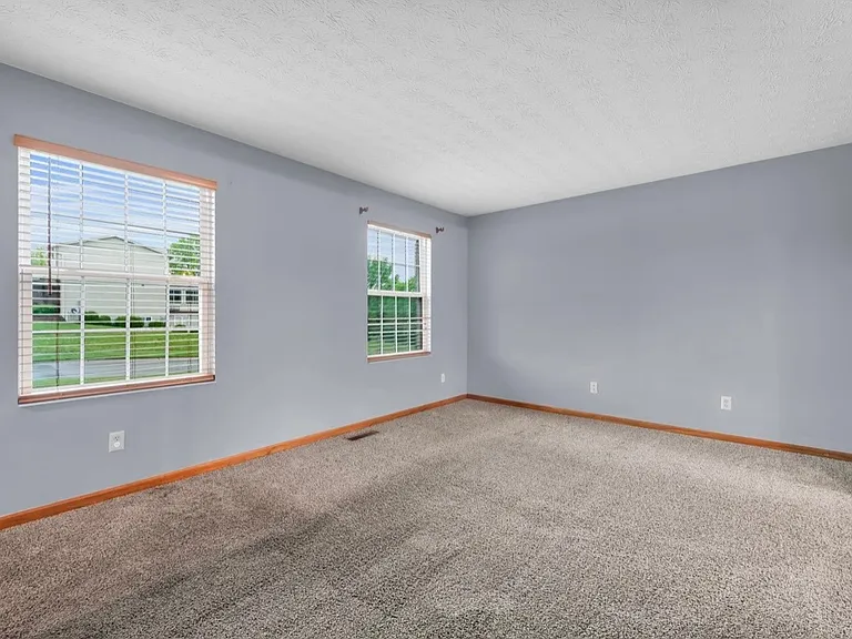 4335 Shandon Dr — Photo 12