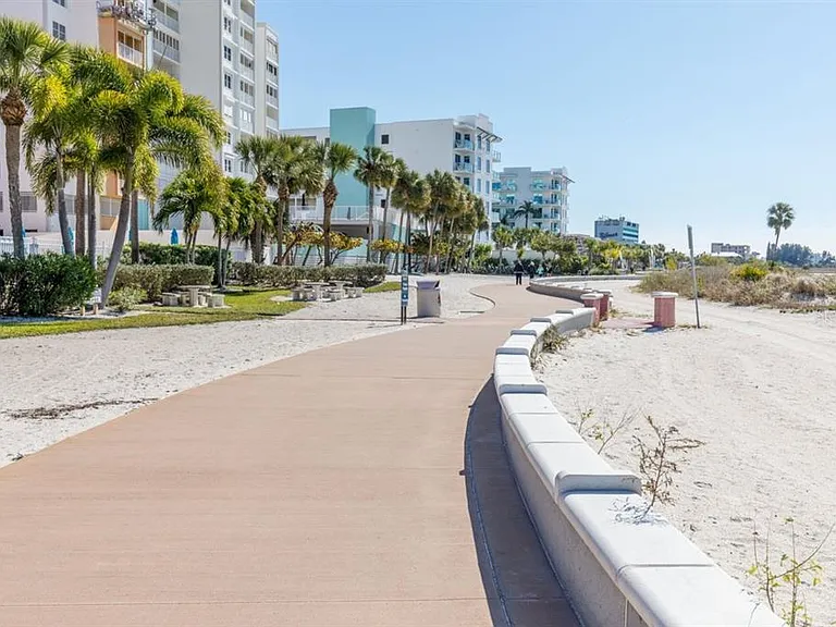 11000 Gulf Blvd #1002 — Photo 29