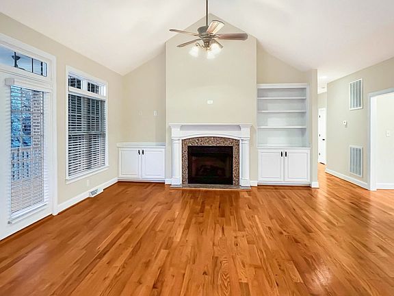 3rd image of 200 Westhaven Dr