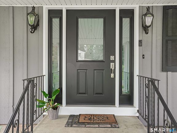 3rd image of 40 Candlewood Road