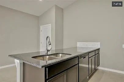 4863 N Hillside Ct — Photo 6