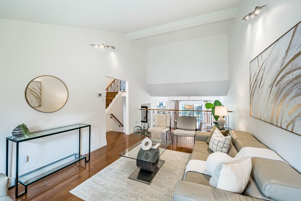 16 Ackrow Ct, Toronto, ON - View 5