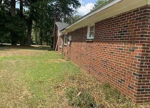 5th image of 202 Crestwood Dr