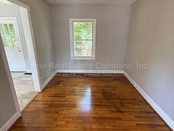 2nd image of 3137 Luther St