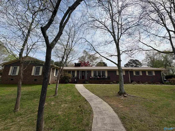 1913 Garner St, Scottsboro, AL 35769