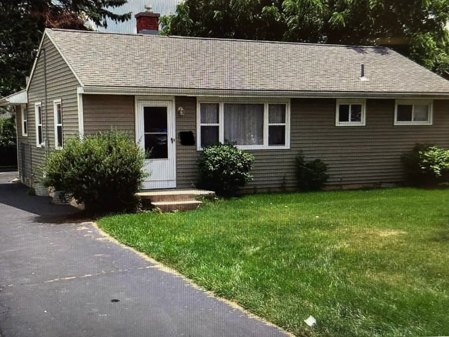 Sinclair Rd, Columbus — Photo 1