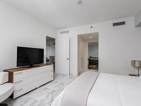 2nd image of 495 Brickell Ave APT 705