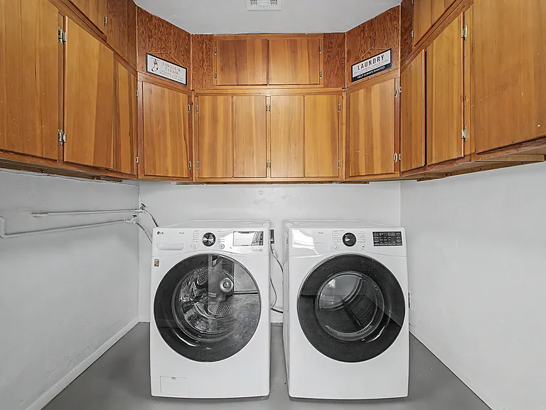 416 W Ivanhoe Pl — Photo 16