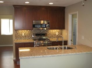 307 Paradise Cir, Camarillo, CA 93010