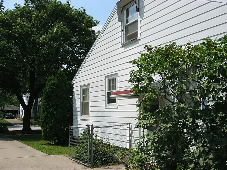 23080 Rensselaer St — Photo 35
