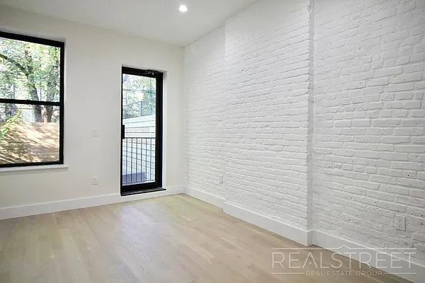 Rented by Real Street Inc | media 3