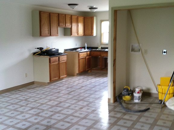 5th image of 942 W National Ave Unit B