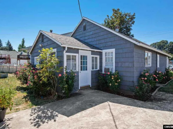 211 Stanley St, Amity, OR 97101