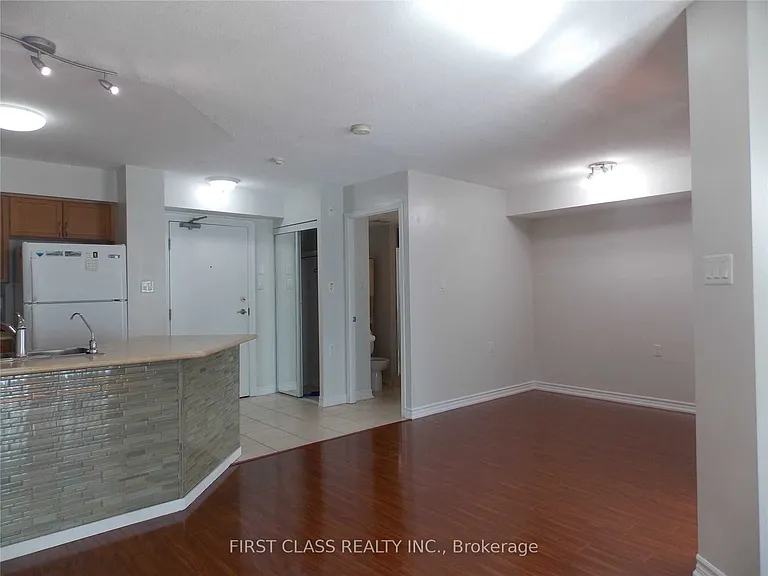 920 Sheppard Ave W #308 — Photo 2