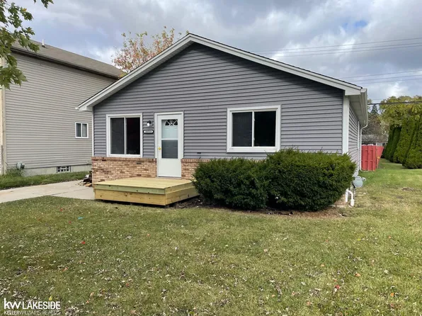 20555 E Forteen Mile Rd, Clinton Township, MI 48035