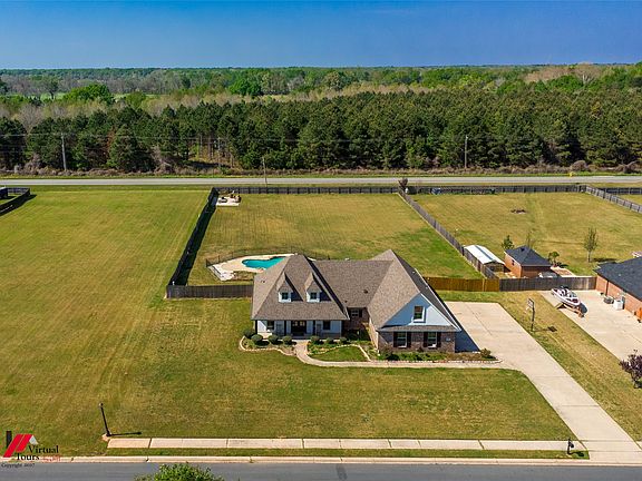 3rd image of 605 Luke Landing Rd