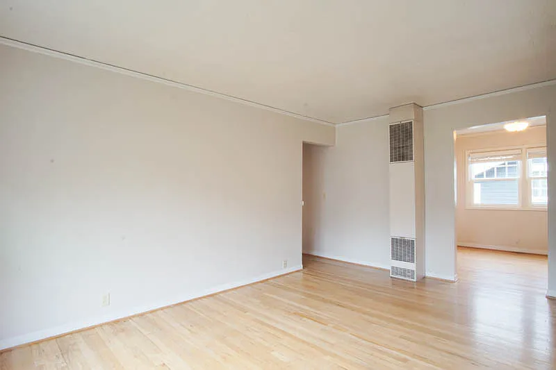 Spacious & Bright Mid-Century w/Hardwood Floors + Pet Friendly! — Photo 4