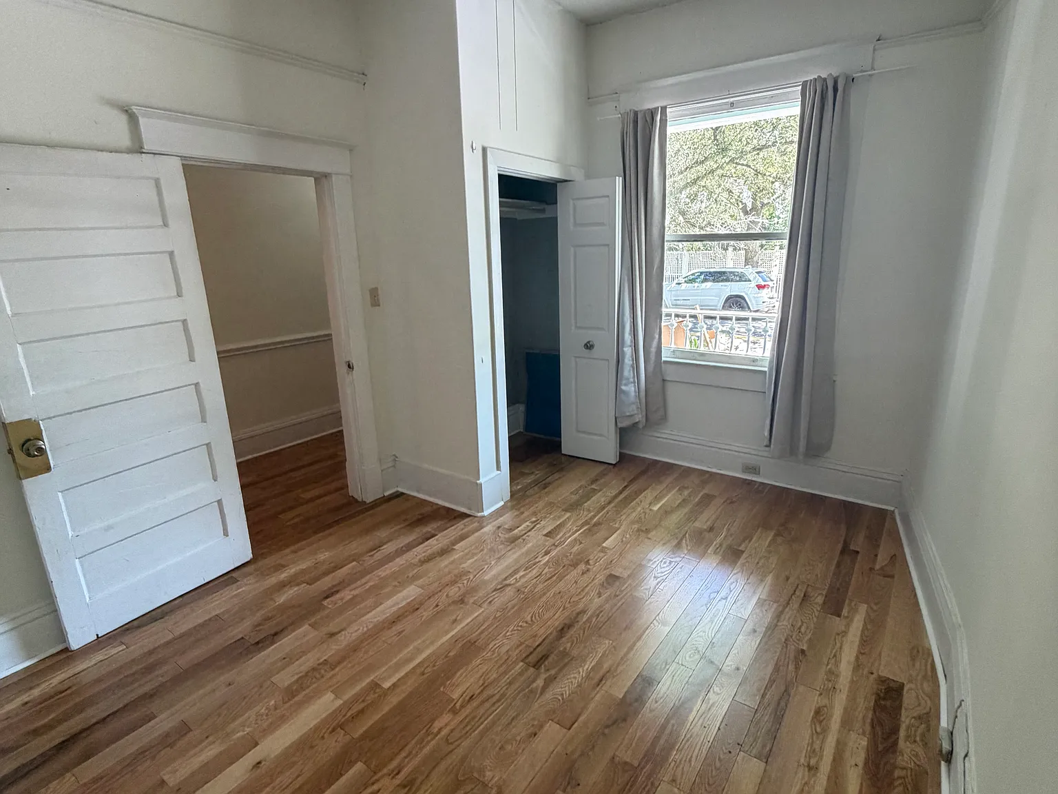 4 bed, 1378 sqft, $3,900 — Photo 2
