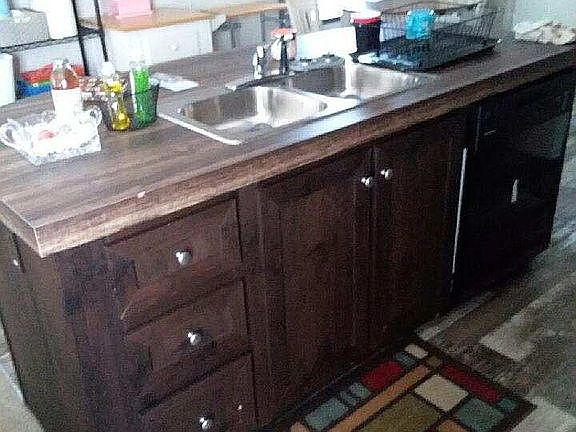 Island with diswasher