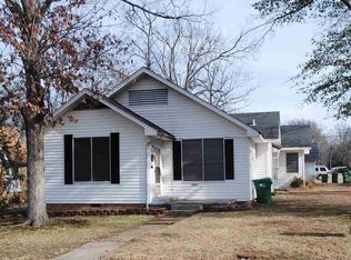 2402 Magnolia St, Texarkana, TX 75503