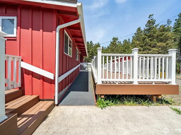 1011 231st Lane, Ocean Park, WA 98640