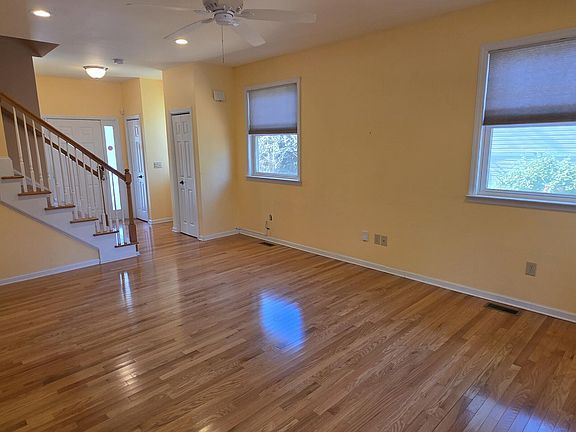 4th image of 110 Freeport St