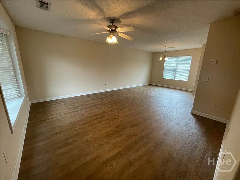 149 Bridgewater Cir — Photo 2