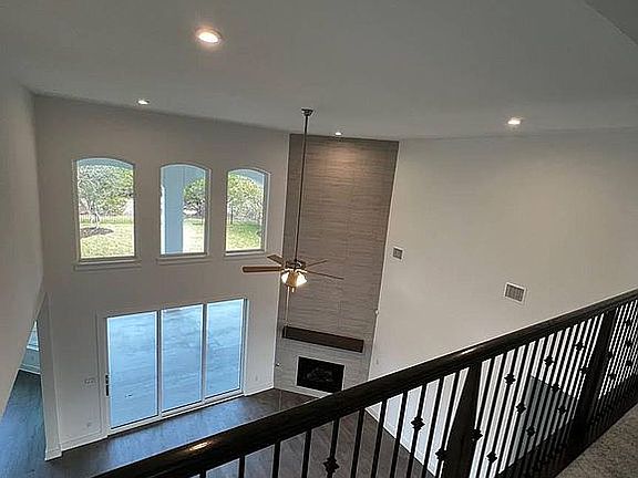 4th image of 281 Angelina Valley Dr