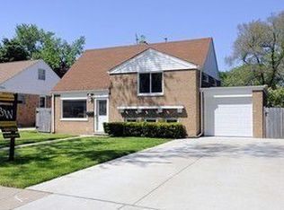 214 S William St, Mount Prospect, IL 60056