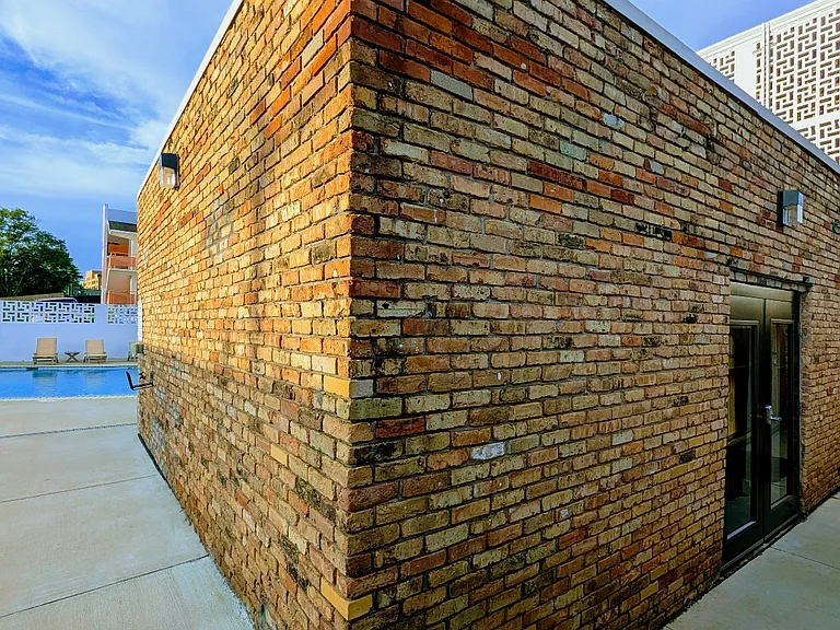 Admiral Apartments — Photo 7