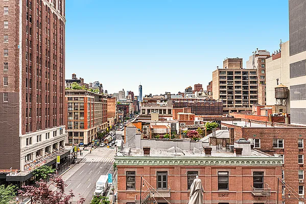 Sold by Douglas Elliman | media 15
