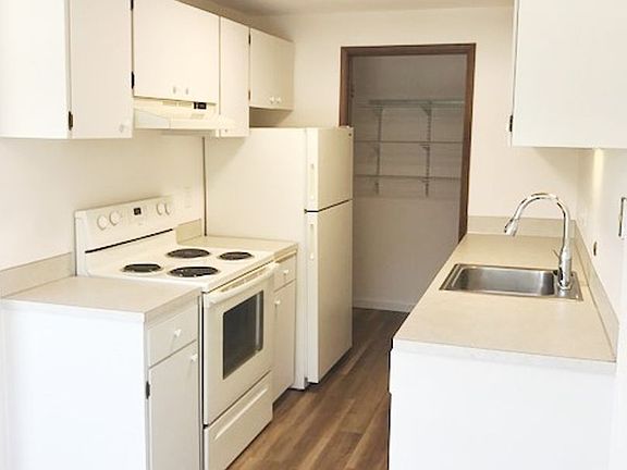 4th image of 2700 NE 125th St #407