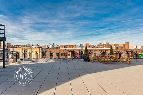 Rented by MySpaceNYC | media 4