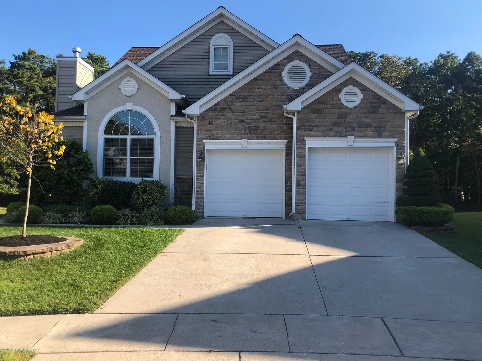 8 Loch Arbour Ct photo 1