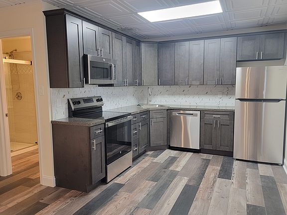 Kitchen, brand new appliances